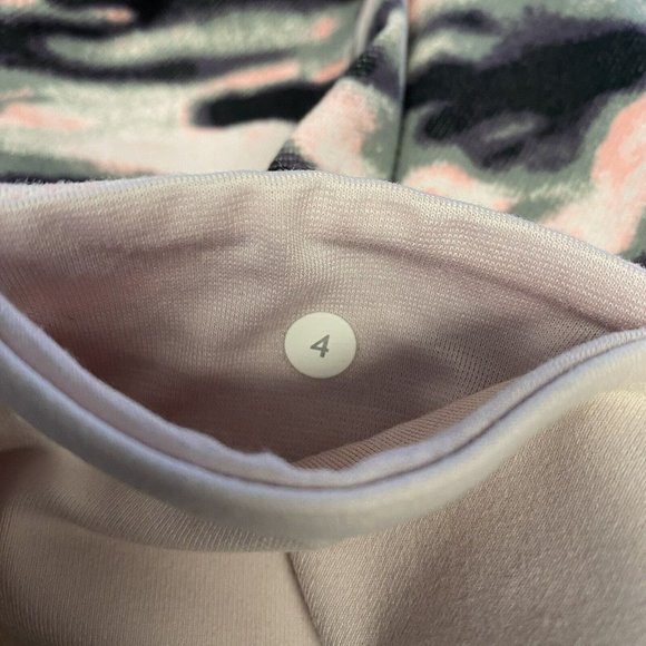 LULULEMON Leggings Womens Size 4 Wamo Camo Crop Pants 21" Inseam - Picture 4 of 4